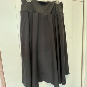 Halara mid length skirt New with Tags! Black size Large